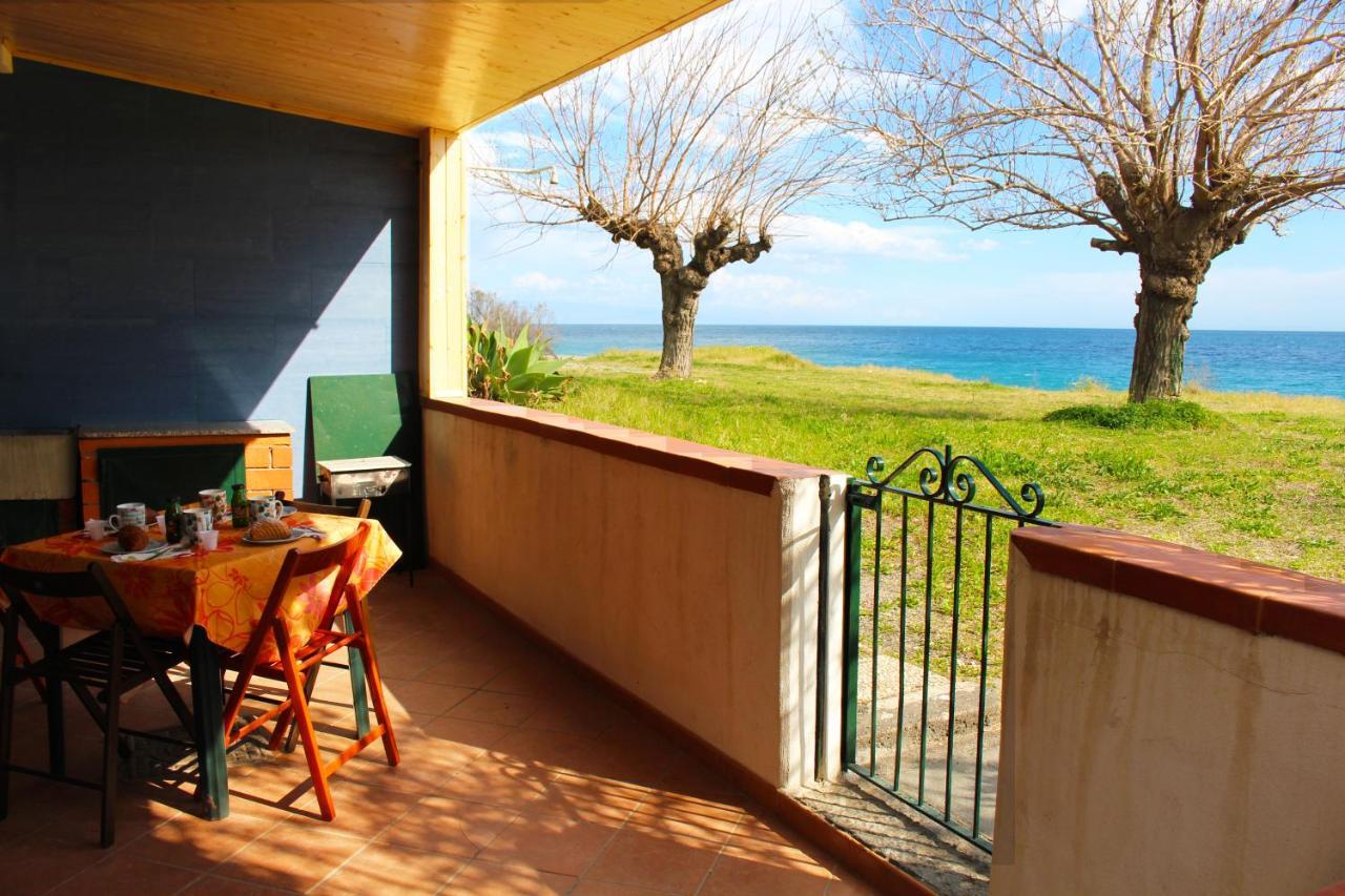 マスカリ House On The Seaヴィラ エクステリア 写真